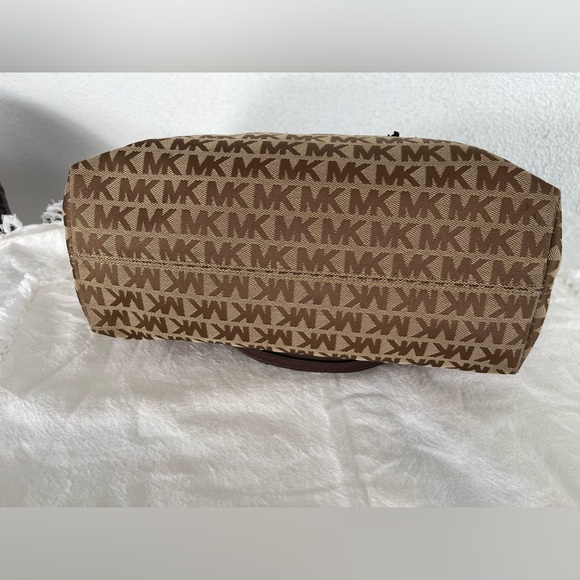 Michael Kors Monogram Tote Handbag - Picture 5 of 7
